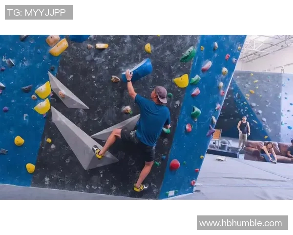 重庆攀岩队意识争议引发热议攀岩运动未来发展亟需关注